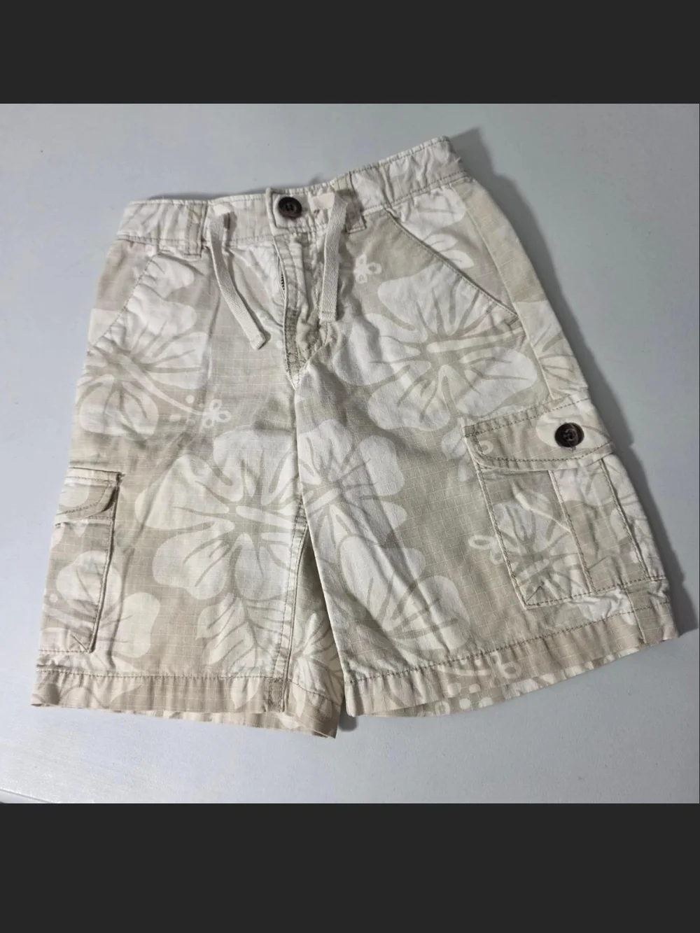 GAP Beige and White Floral Cargo Shorts